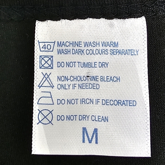 Lips Lipstick & Love Graphic Short Sleeve TShirt Size M - Picture 8 of 8